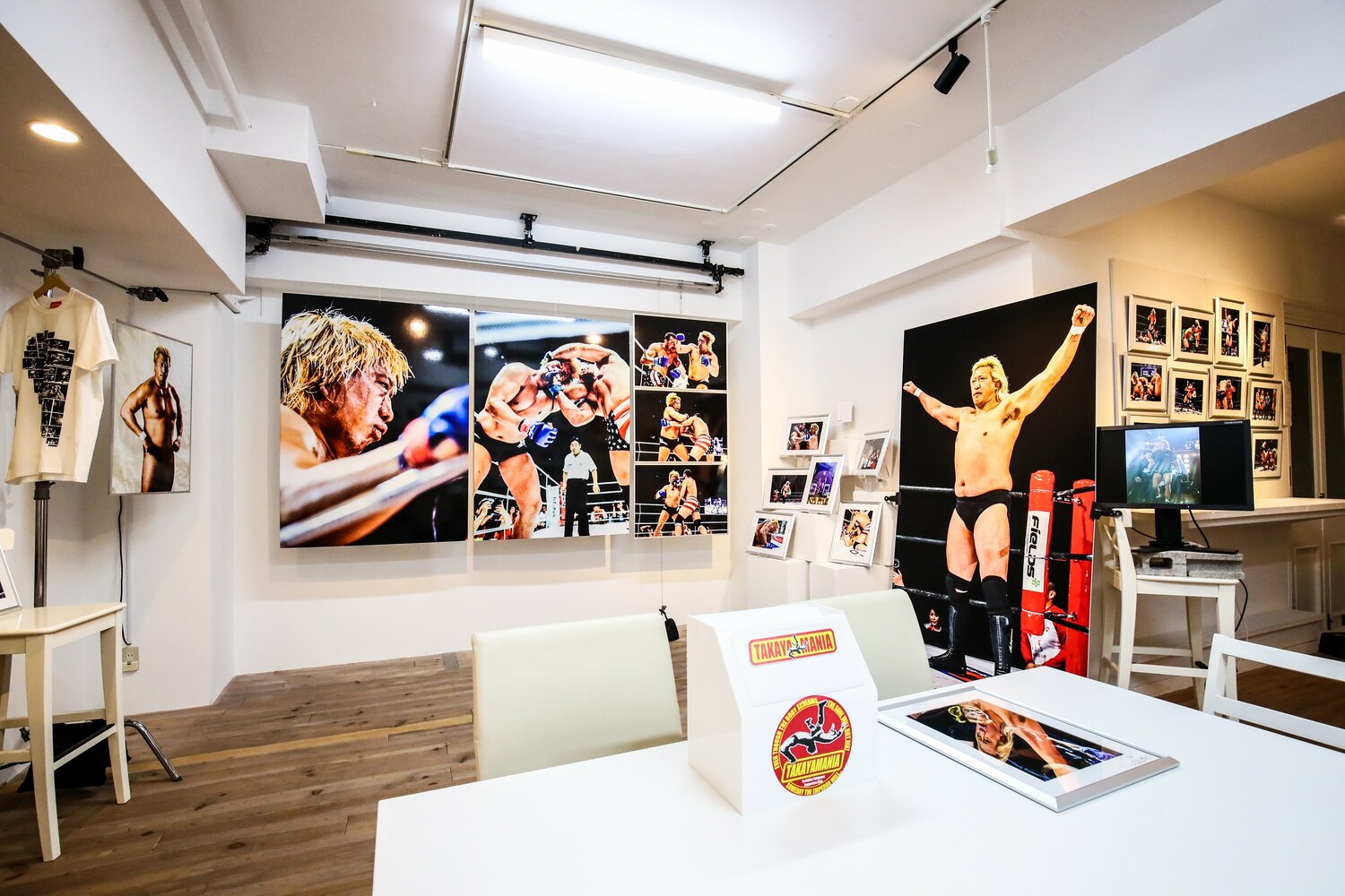 2017年、筆者のスタジオで催された高山のチャリティー写真展