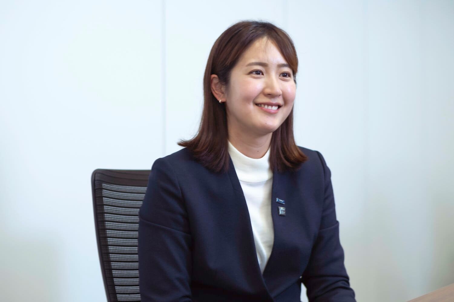 インタビューに答える現在の二見梓さん