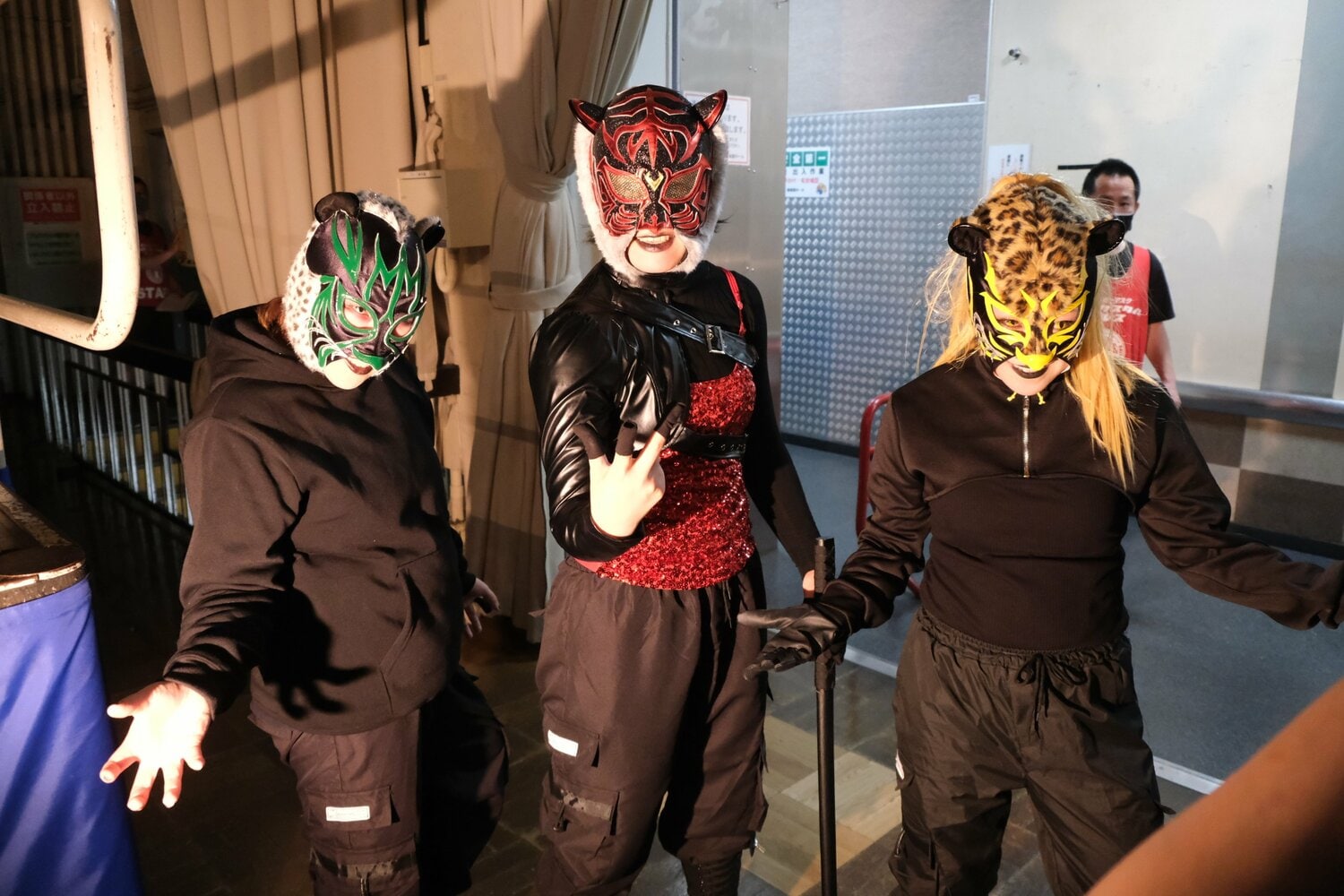 クイーンのオポジションとして突如登場したダーカーズ