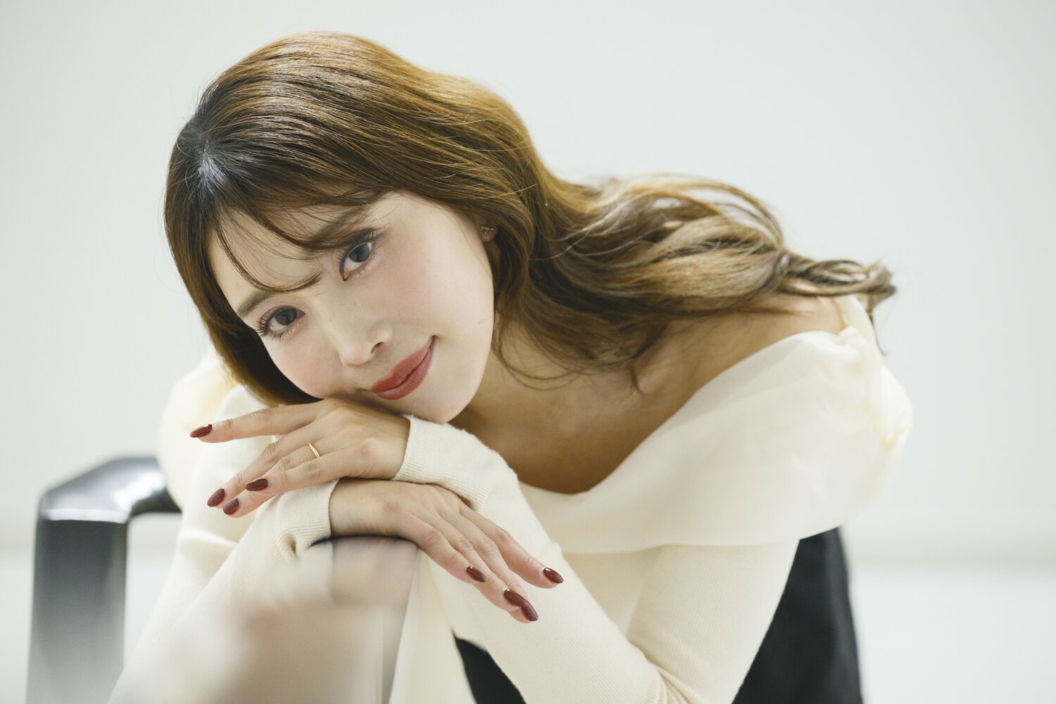 森咲智美、33歳。プロ野球選手・平沼翔太の妻であり、二児の母 ©Hirofumi Kamaya