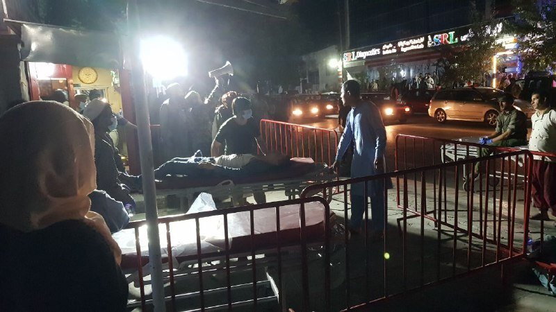 2選手がパリに脱出したわずか3日後の8月26日、アフガニスタンのカブールにあるハミドカルザイ国際空港の外で自爆テロが発生。180人以上が死亡した　©Getty Images