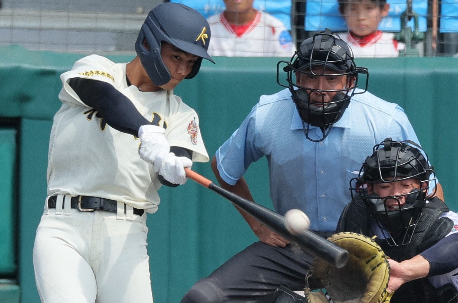 高校野球ホームラン激減、“最少”7本のウラで…じつは違反バットが続出していた「密告合戦やめましょうよ」地方大会では「“無名メーカー”バットがブーム」＜Number Web＞ photograph by JIJI PRESS