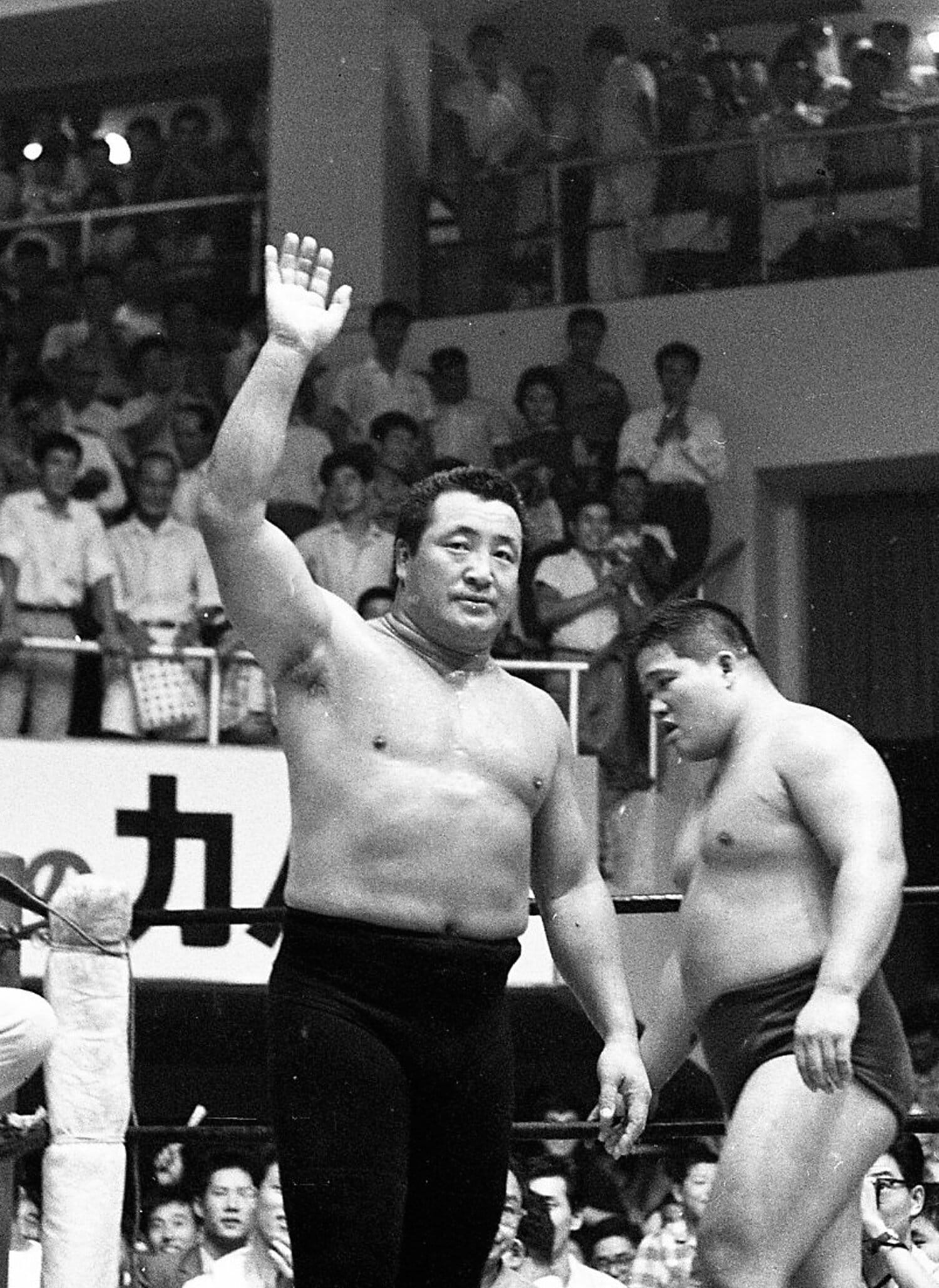 タッグを組む力道山・豊登組(1960年頃撮影) ©AFLO