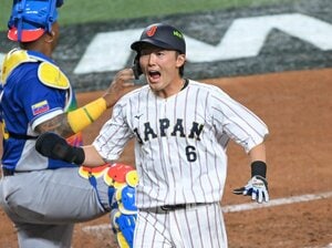 「こんなこと源田にしかできないだろ！」“代表引退”西武・源田壮亮、井端監督がWBC練習中に絶賛した「異次元の準備」とは…「源田は精神安定剤」と監督は漏らした