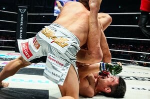 朝倉未来“わずか2分39秒の衝撃TKO”はなぜ起きたのか？「予想と真逆の結果」青木真也を沈めた“18発のパウンド”…RIZINで起きた「世代交代」は真実か