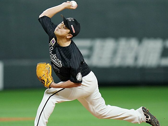 澤村拓一がロッテ移籍で復活、大きな要因は…週刊・セパ好成績＆珍記録まとめ＜Number Web＞ photograph by Kyodo News