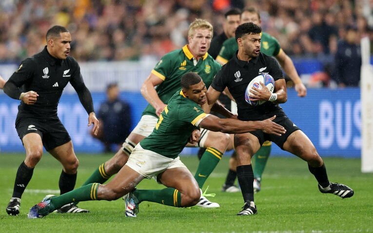 ニュージーランド代表のリッチー・モウンガ（ブレイブルーパス）。176cm、83kg　©Getty Images