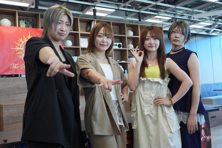 8月24日の「Sareee-ISM」で安納サオリ、なつぽい組と対戦するスパーク・ラッシュ　©Essei Hara