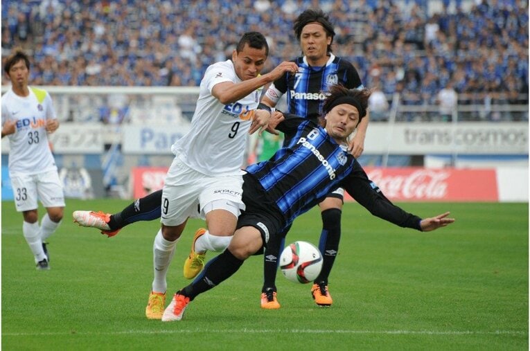 アグレッシブな守備こそが岩下の持ち味だった©Getty Images