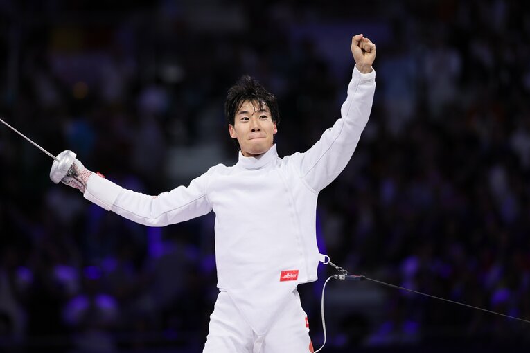 男子エペ個人決勝、加納虹輝vs.ヤニック・ボレル　©JMPA