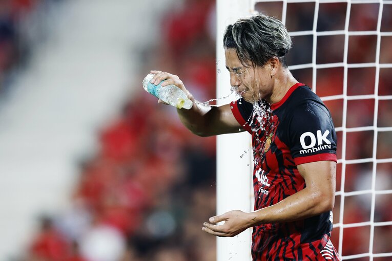 攻守に貢献した浅野だが、暑さの影響はやはりあった　©Daisuke Nakashima