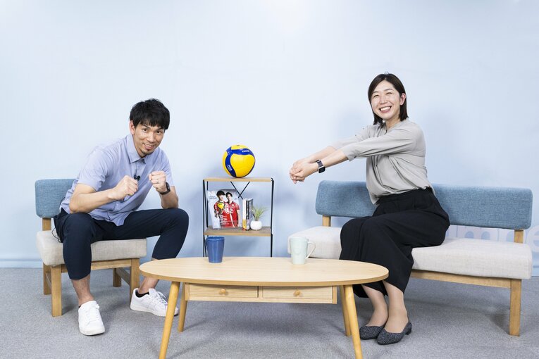 「Number Volleyball Night」でバレーボール女子日本代表について徹底討論した福澤達哉と荒木絵里香　©︎Tomohiko Imai