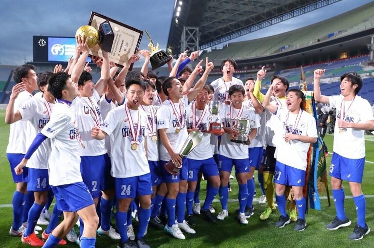 山梨学院が2度目の選手権制覇を達成。PK戦までもつれる大熱戦だった ／ photograph by Naoki Nishimura/AFLO SPORT