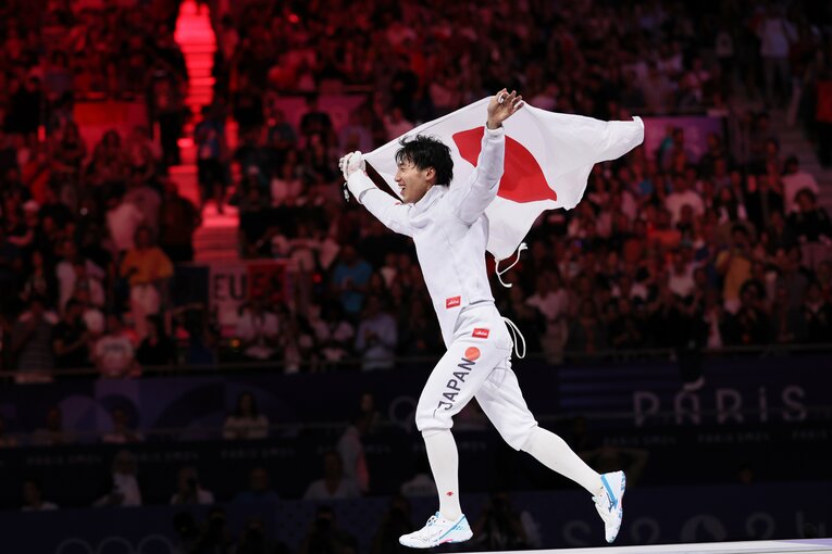 男子エペ個人決勝、加納虹輝vs.ヤニック・ボレル　©JMPA