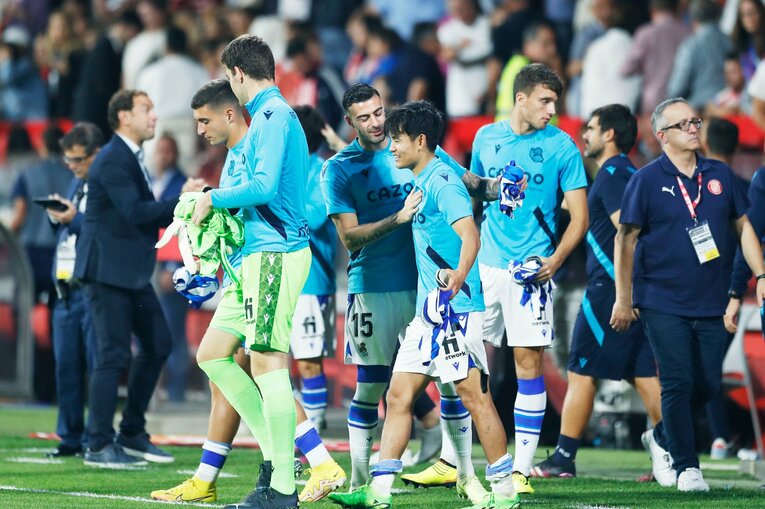 久保建英、ソシエダ同僚に「次は頼むよ」とウインク… カメラマンが収めた“1ゴール1アシスト＋余裕・信頼度アップの決定的瞬間”(35)