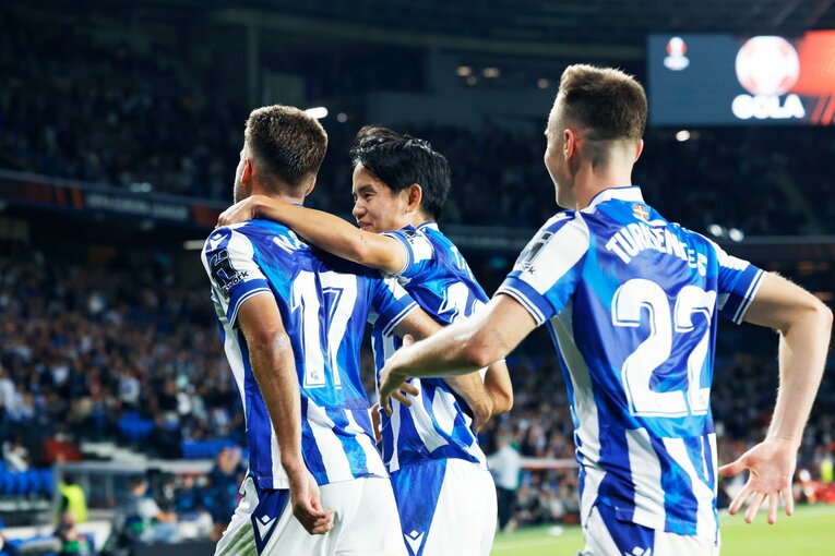 “クボコールに応えるヘディングアシスト”だけでない久保建英の強み 「自信に満ちる右サイドでの落ち着き」をELで撮った(56)