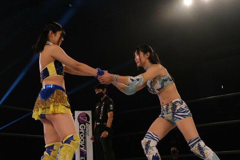 8月21日、天咲は羽南の持つフューチャー王座に挑戦