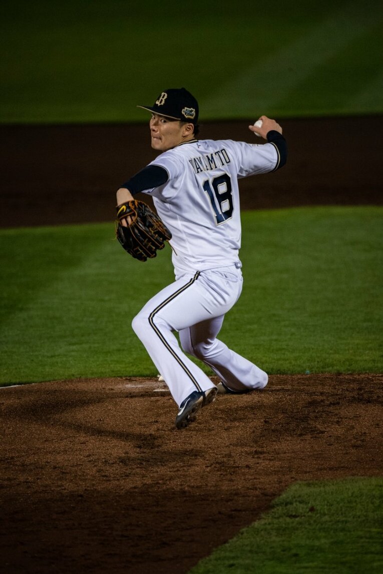 日本シリーズ第6戦で熱投を見せた山本由伸　©Nanae Suzuki