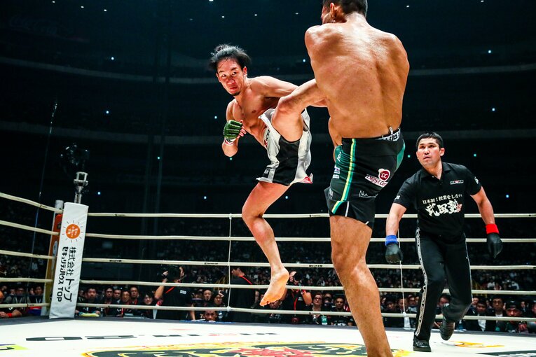 判定3-0で勝利しRIZIN6連勝。Bellatorとの対抗戦の大将としてRIZINの面目を保った　©RIZIN FF Susumu Nagao