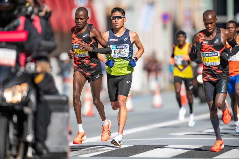 賛否両論の議論を生んだペースメーカー。黄色いゼッケンを着けている　©Nanae Suzuki