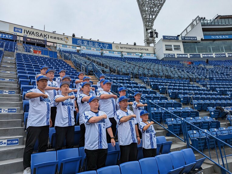 リハーサル中の牧の影武者軍団　©Yu Saito