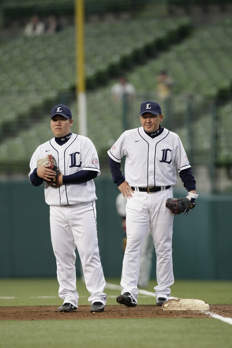 「サンペイ、三振してもいいからさ」“おかわりくん”ブレイク前夜の西武・中村剛也を救った言葉《祝・史上14人目の450本塁打》(40)