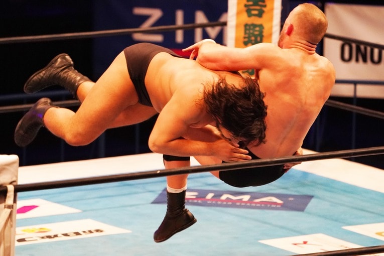 辻陽太のスピアタックル　©Essei Hara