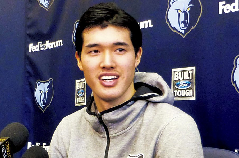 渡邊雄太がNBAで掴んだ手応え。『覚悟』が2年目の成長のカギに。~そのレベルに手が届くと信じて~<Number Web> photograph by KYODO