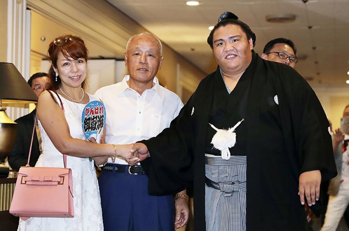 御嶽海　妻 御嶽海の“ちゃんこの味”は自分流。学生出身力士の大相撲革命なるか!?（3／4） - 相撲 - Number Web - ナンバー