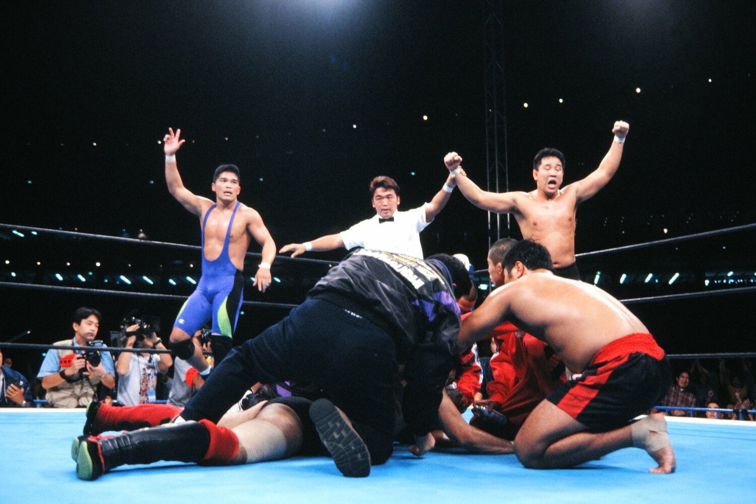 10･9の第1試合では、金原・桜庭に勝利した永田裕志（右）と石沢常光