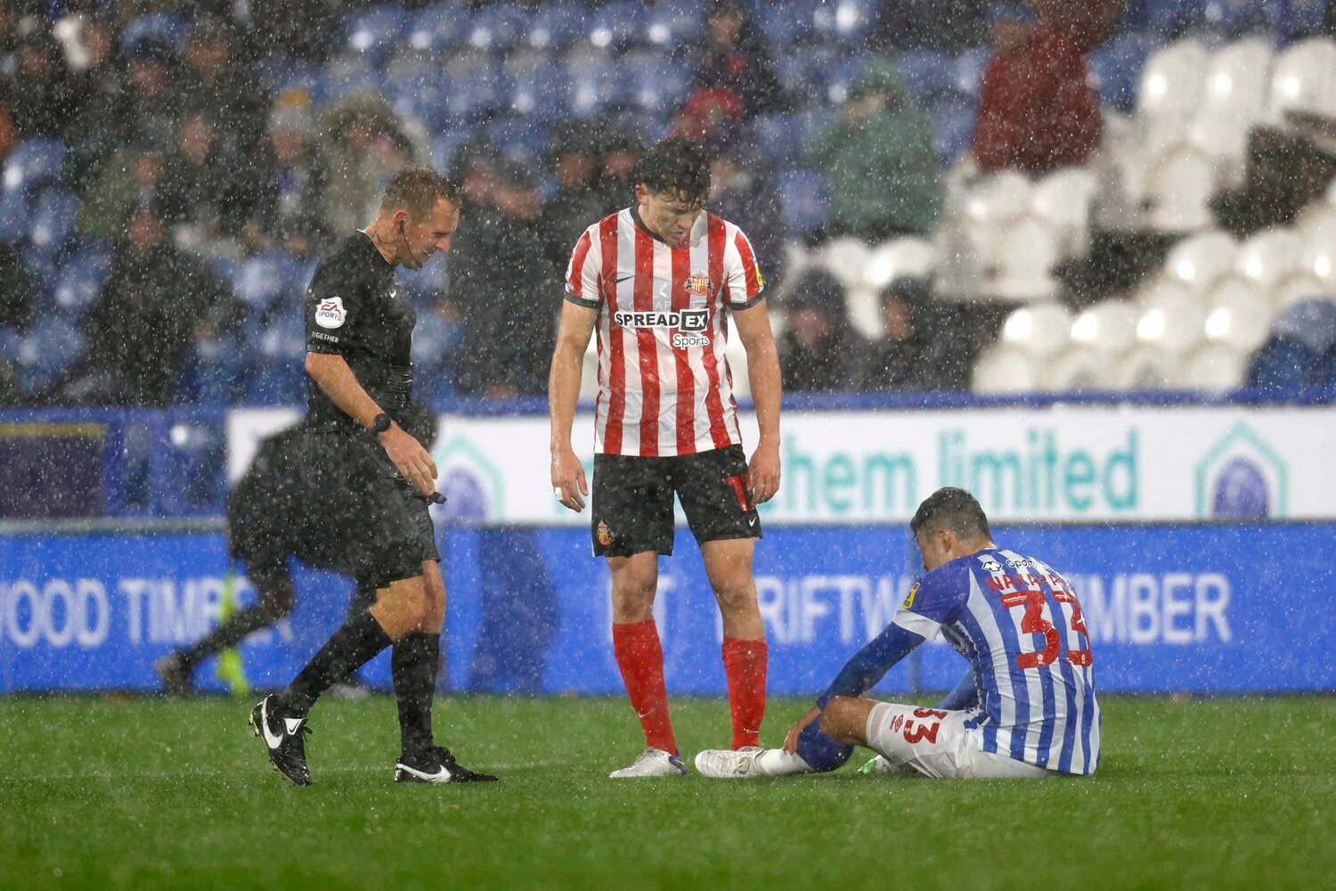 11月2日のサンダーランド戦でアキレス腱を負傷した中山雄太　©Getty Images