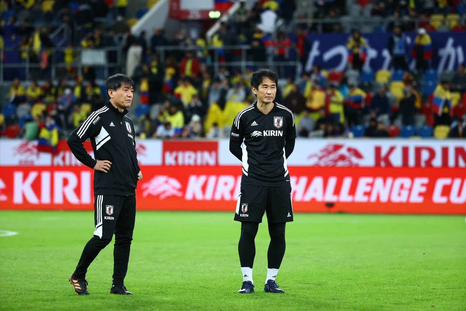 横内コーチ（左）と斉藤コーチ　©JFA