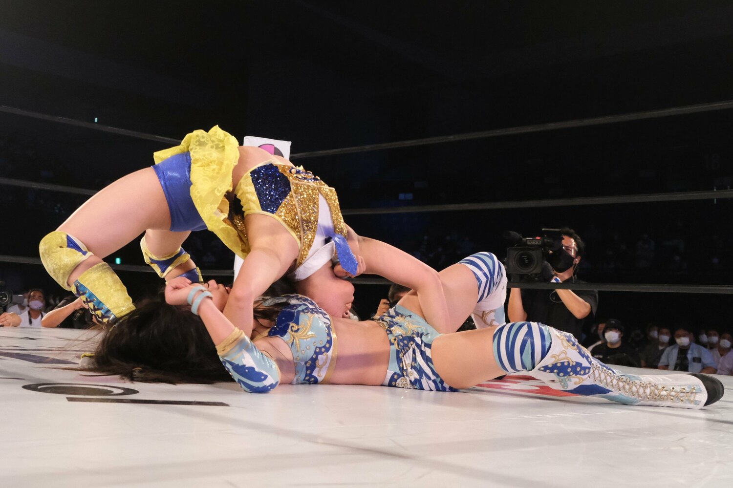 フィニッシュはブロックバスターホールド。羽南はあえて“最上級の技”を使わなかった