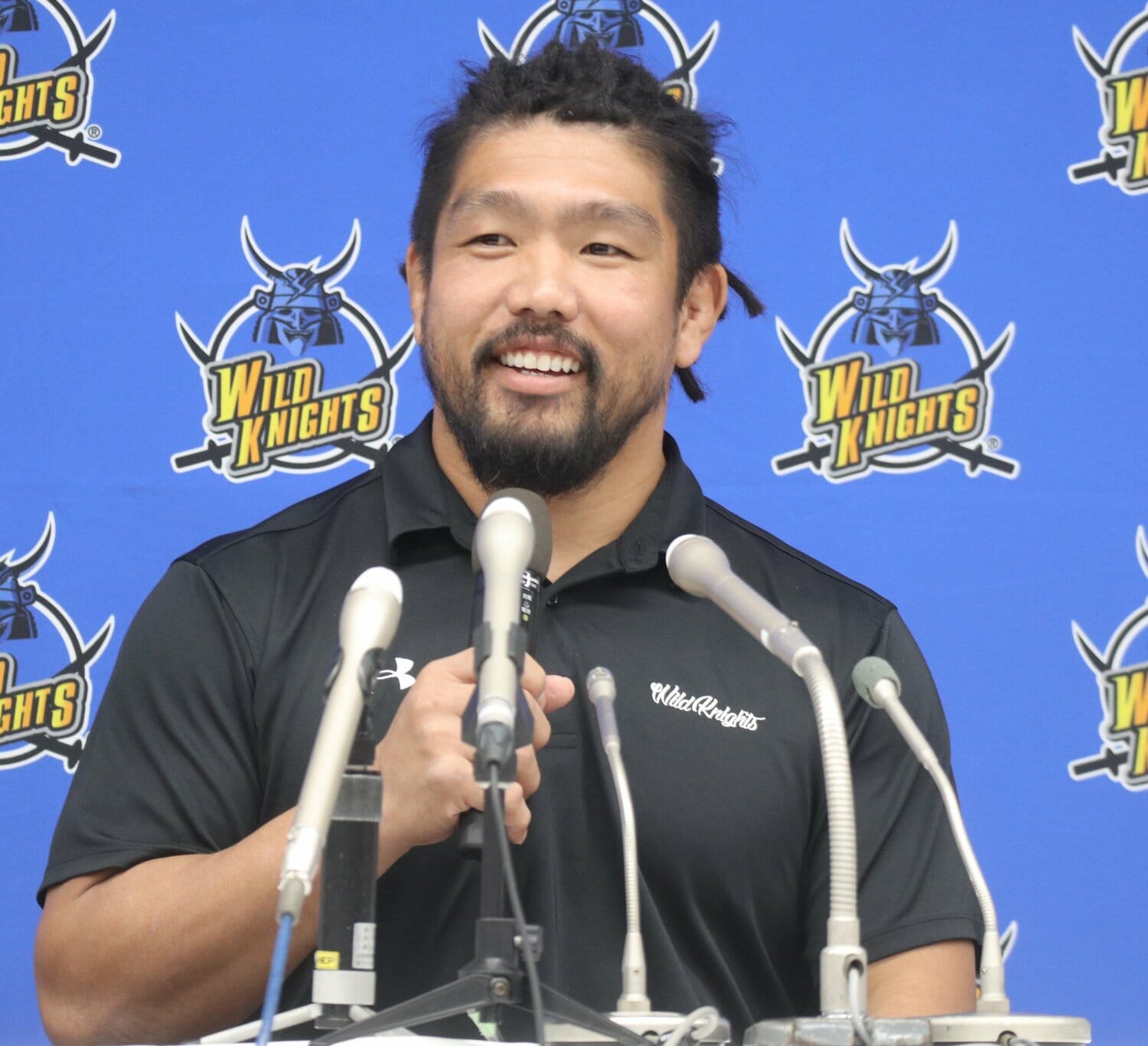 シーズン開幕前に行われた引退会見。堀江翔太は終始、笑顔だった　©︎JIJI PRESS