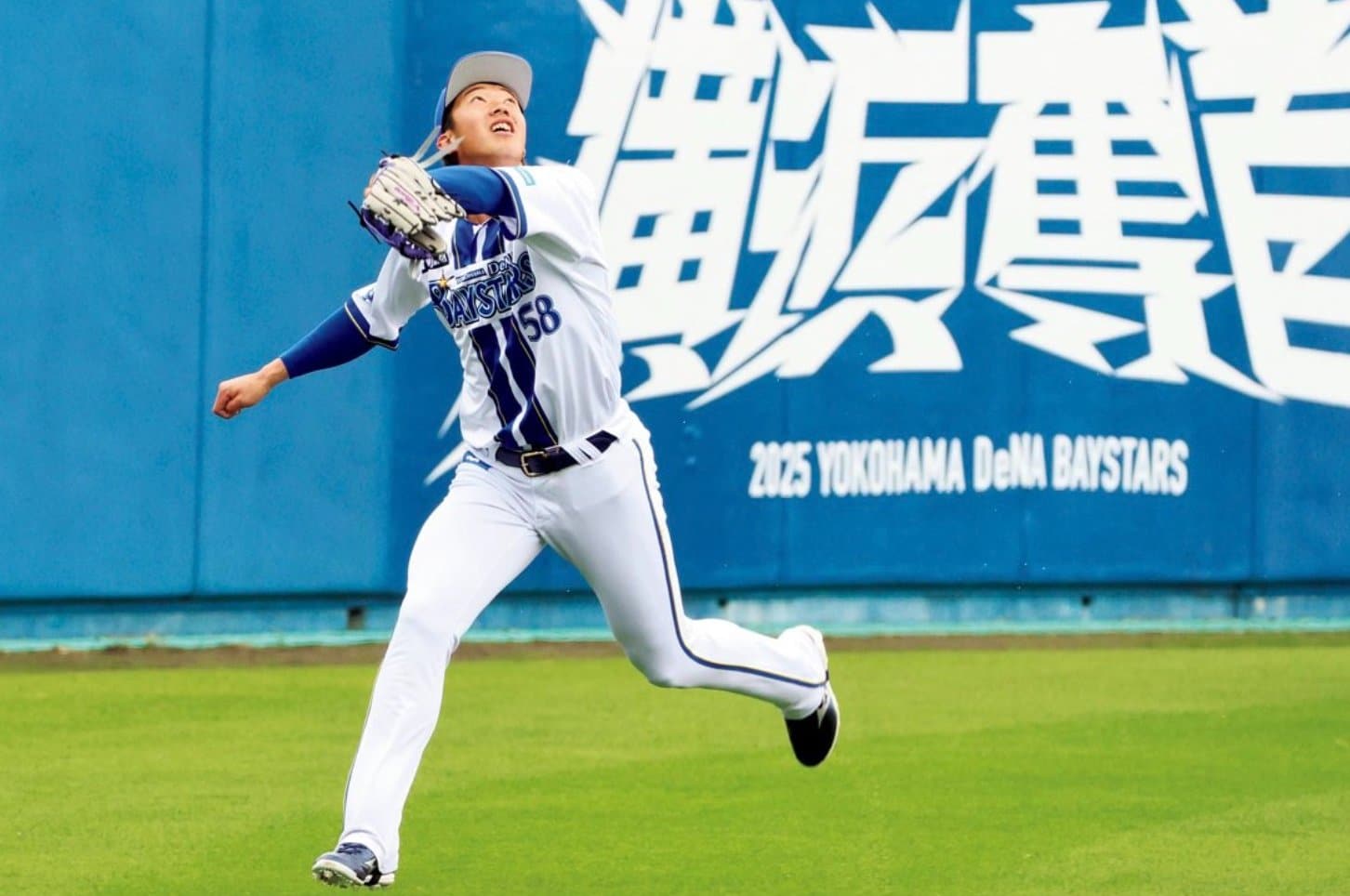 梶原昂希（かじわら・こうき）／1999年9月19日生、大分県出身。大分雄城台高、神奈川大を経て、2022年ドラフト6位でDeNA入団。デビュー戦では初安打初ホームランを記録。'24年は1番打者として定着、オフには侍ジャパンに招集された。189cm、90kg　©SANKEI SHIMBUN