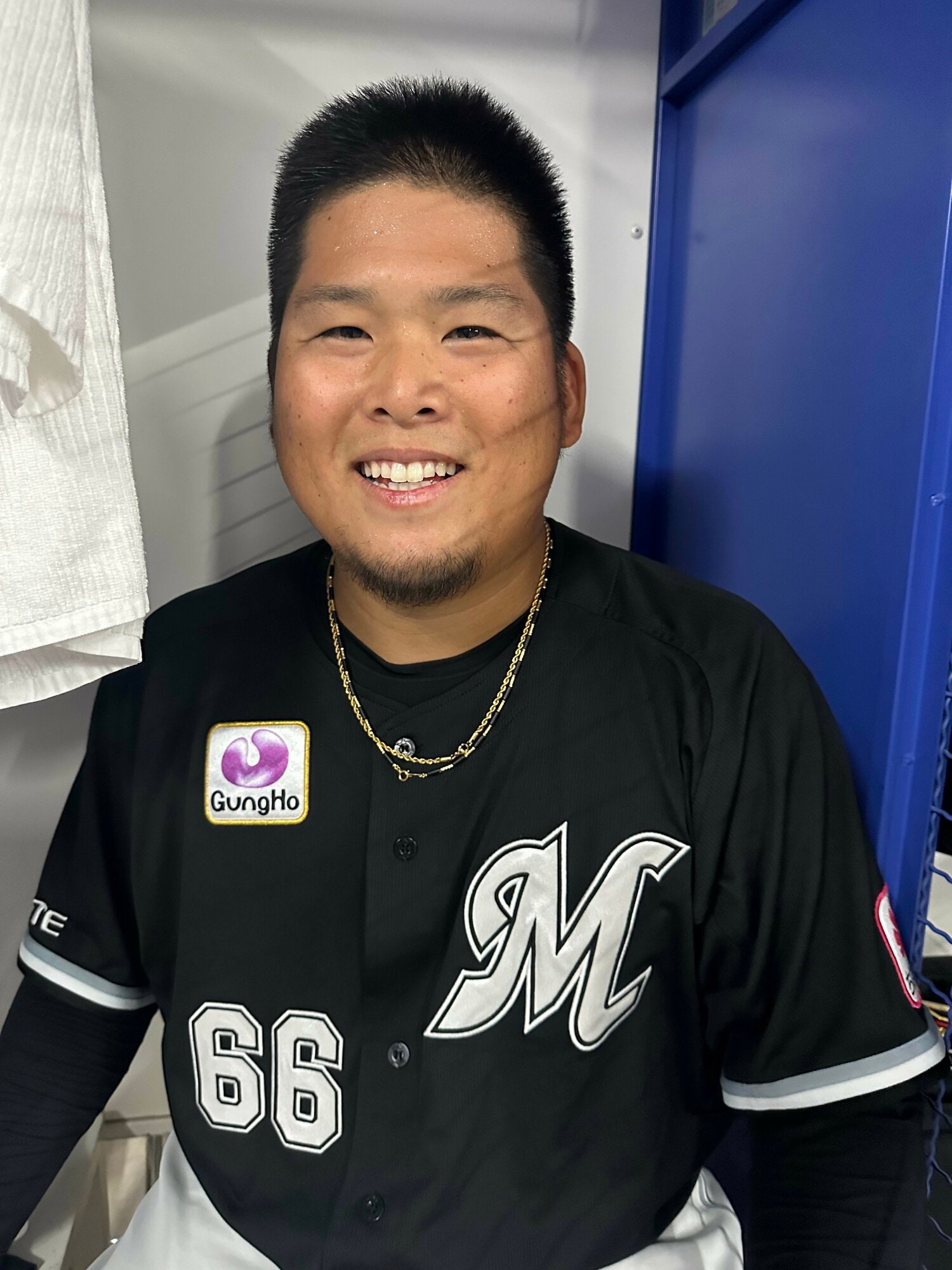 京セラドームの登板を終えたロッカーで充実の表情を見せる澤田 ©︎Chiba Lotte Marines