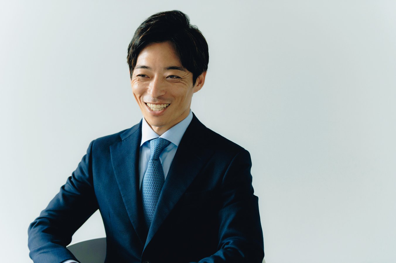 川田将雅／1985年10月15日生、佐賀県出身。'04年に騎手デビュー。'08年に皐月賞でGI初勝利。'16年マカヒキでダービー初制覇。JRA最高勝率騎手を7度受賞。'22年は自身初のリーディングジョッキーに輝いた。JRA通算2095勝、重賞138勝、GI27勝（10月18日現在）。159cm  ©Kiichi Matsumoto