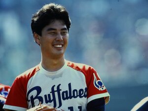88年からクローザーを務めた吉井理人。94年には先発として7勝を挙げたが……