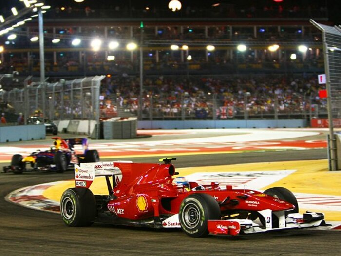 “第3の男”が試みる、ベッテルへの最後の抵抗。～シンガポールGP、アロンソの勝算～＜Number Web＞ photograph by AFLO