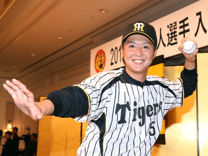 甲子園鮮烈デビュー、あの巨人戦から10年…“阪神ドラフト1位”意外すぎる現在の姿とは?「26歳で戦力外通告」「引退後は安定した生活を捨て…」<Number Web> photograph by Sankei Shimbun