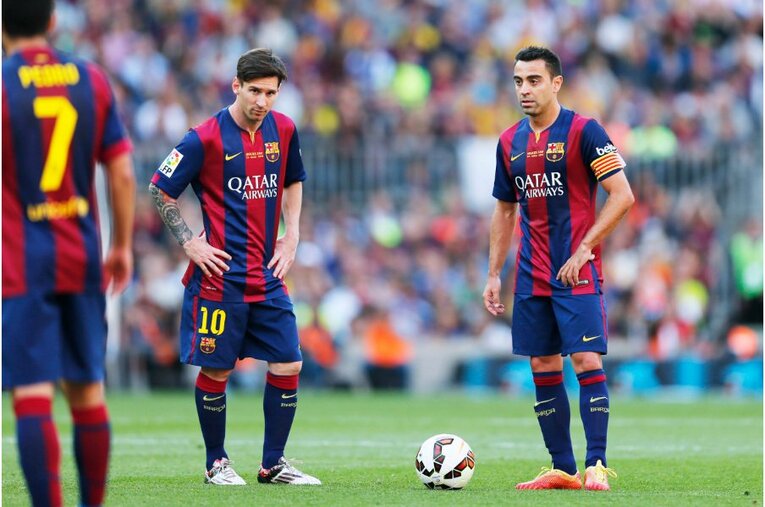 シャビ新監督41歳は暗黒バルサを救えるか 《メッシとの黄金連係・涙を撮ったカメラマン》が就任会見・初采配に見た“希望”とは(49)