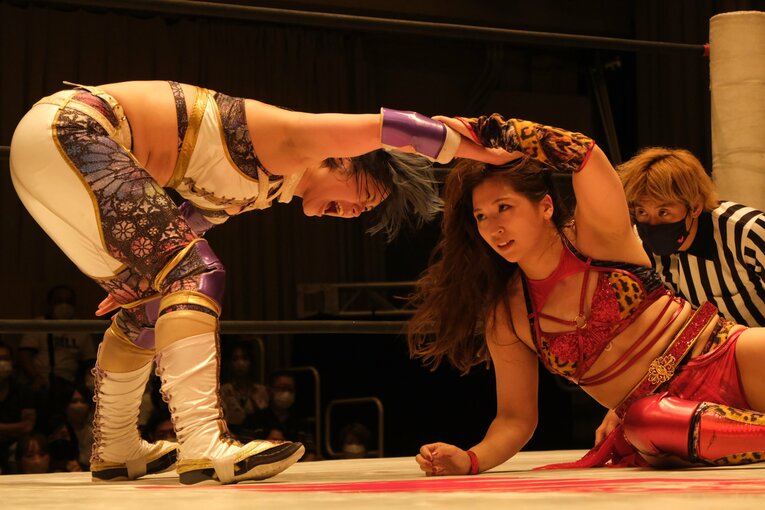 「闘うグラドル」もデビュー、アクトレスガールズの“華がスゴい”新人たちの裏で…エース・青野未来が泣いた理由「まったく追いつけていない」(53)