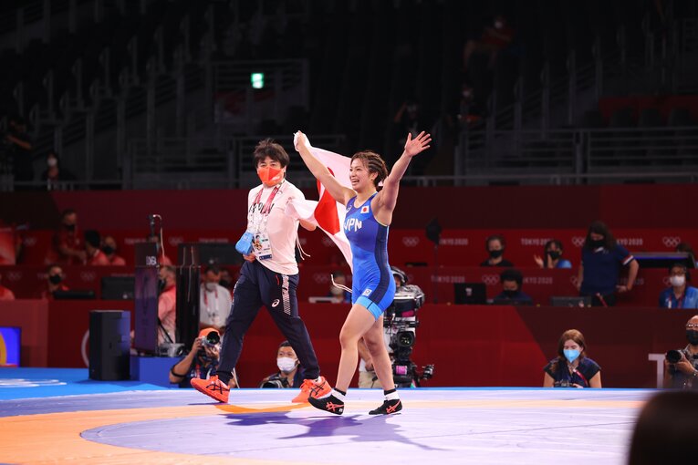 「“姉妹で金”は無理」「直接対決は0-10」…殴り合いの喧嘩も超えて、“鈍臭い妹”川井友香子がリオ金・梨紗子に追いついた日《レスリング》(9)