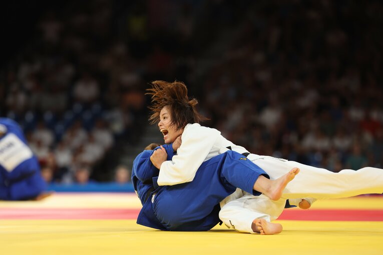 混合団体戦、2回戦スペイン戦で合わせ技一本で勝利した阿部詩　©Tetsuya Higashikawa/JMPA