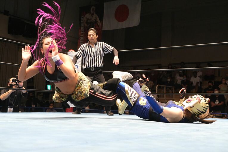 「はっきり言って、初代タイガーマスクのクローン」 《タイガー・クイーン》衝撃デビューに佐山聡も「思った以上の合格点」(12)