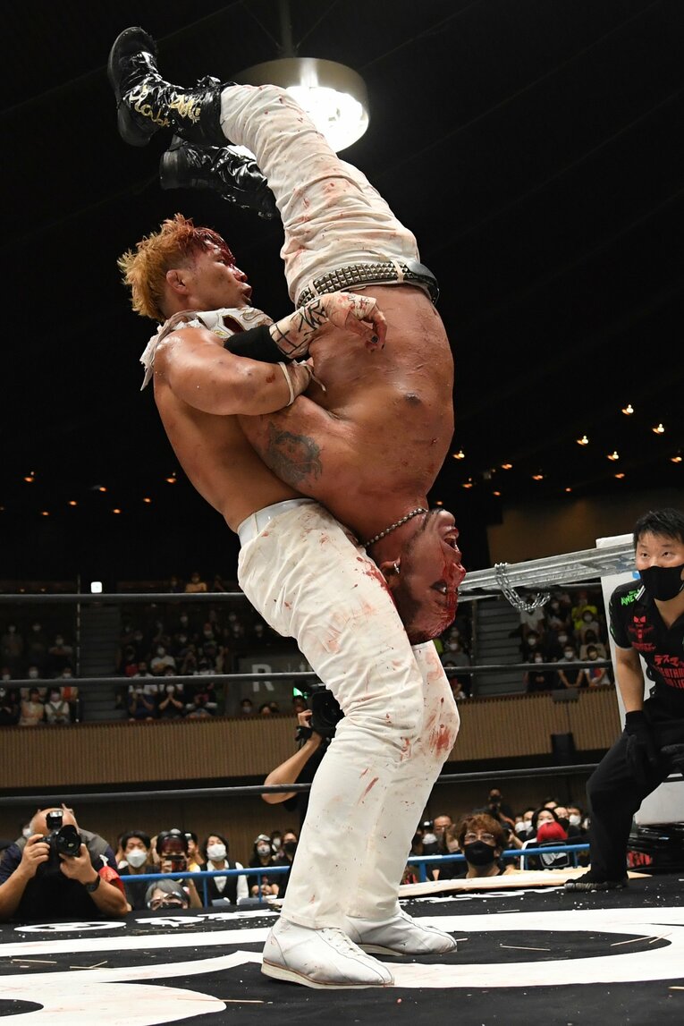 「死んでもいい覚悟なんていらねぇんだよ！」葛西純はエル・デスペラードに何を伝えたのか？ カメラマンが激写した“血と熱狂の23分30秒”(55)