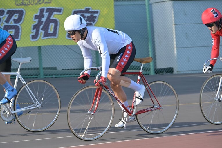 2024年12月23日、現役最後のレースで通算909勝目を飾った神山雄一郎　©︎JKA