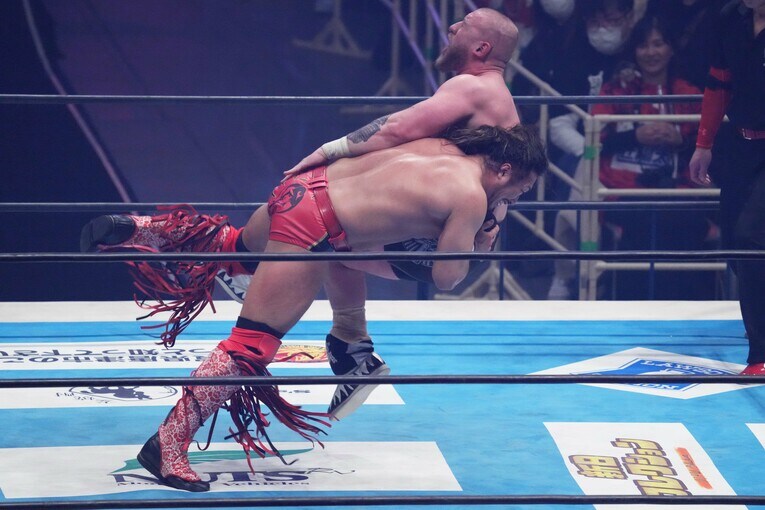 ゲイブキッドのO-KNEEと辻陽太のジーンブラスターが交錯した瞬間　©Essei Hara