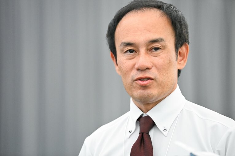 早大を率いる花田監督　©Nanae Suzuki