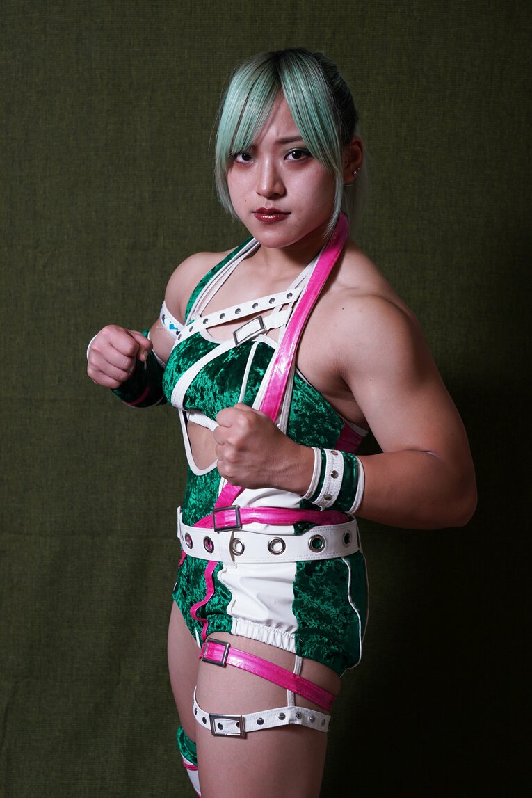 スターダム屈指の肉体派レスラー・飯田沙耶25歳の運命を変えた“推しと筋肉”「もう、制御しなくていいんだ」《特別グラビア》(23)